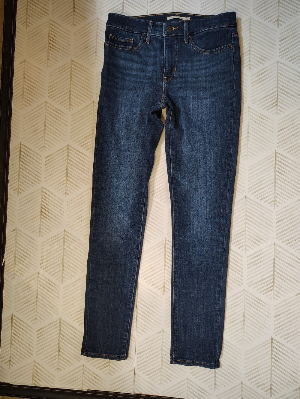 Levi's 311 Shaping Skinny Jeans Dark Wash Stretch Denim Size 27